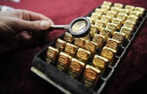 خرید بی‌سابقه طلا توسط روس‌ها؛ جنگ عادت‌های پس‌انداز را تغییر می‌دهد