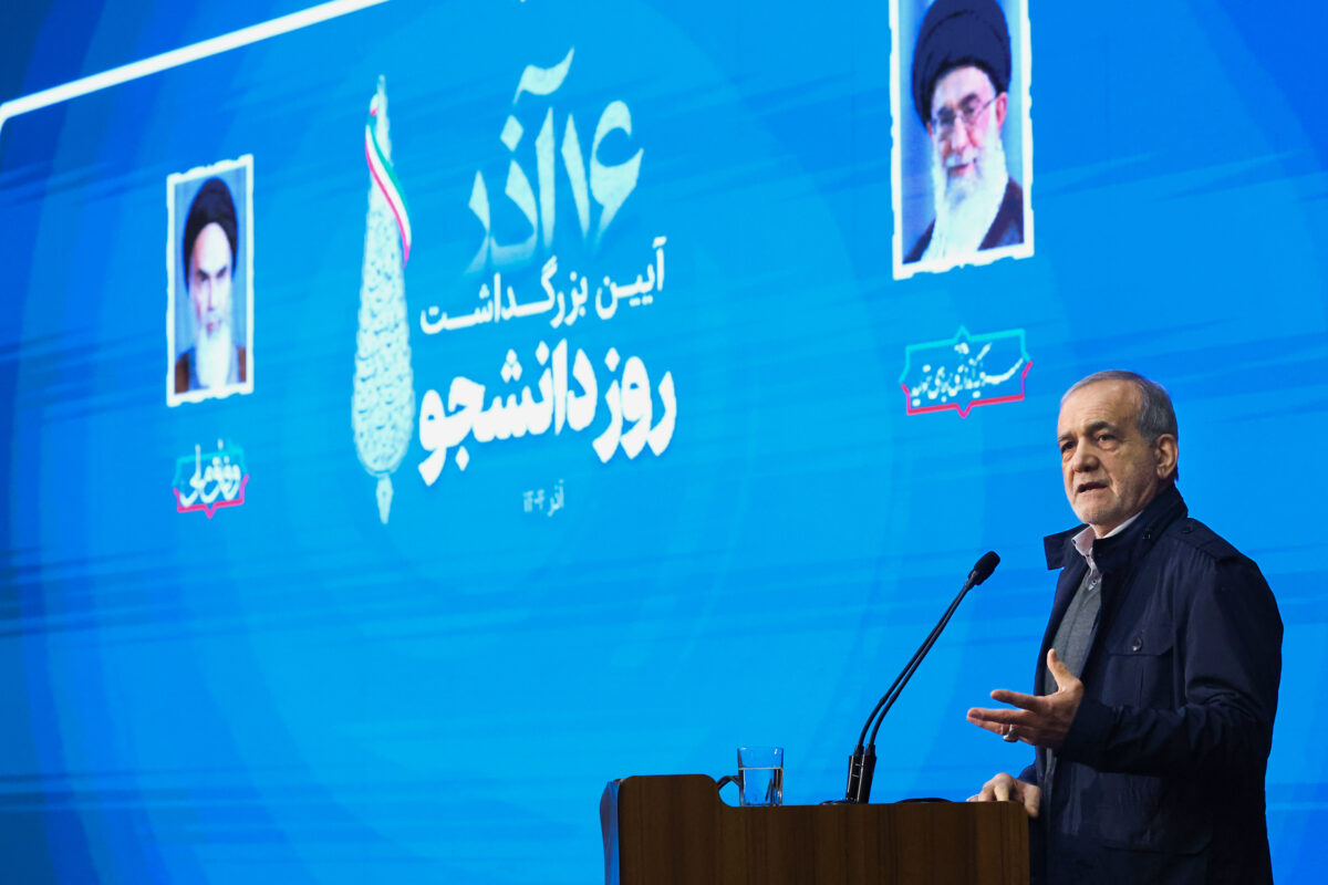 رئیس جمهور در آیین گرامیداشت روز دانشجو: باید یاد بگیریم ایران خانه همه ماست و باید نظرات یکدیگر را تحمل کنیم