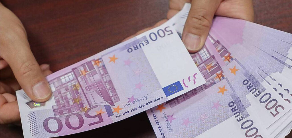 قیمت امروز دلار و یورو در مرکز مبادله ایران