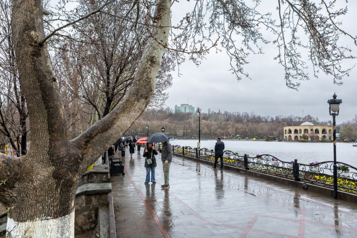 رگبار باران و رعد و برق در ۱۶ استان